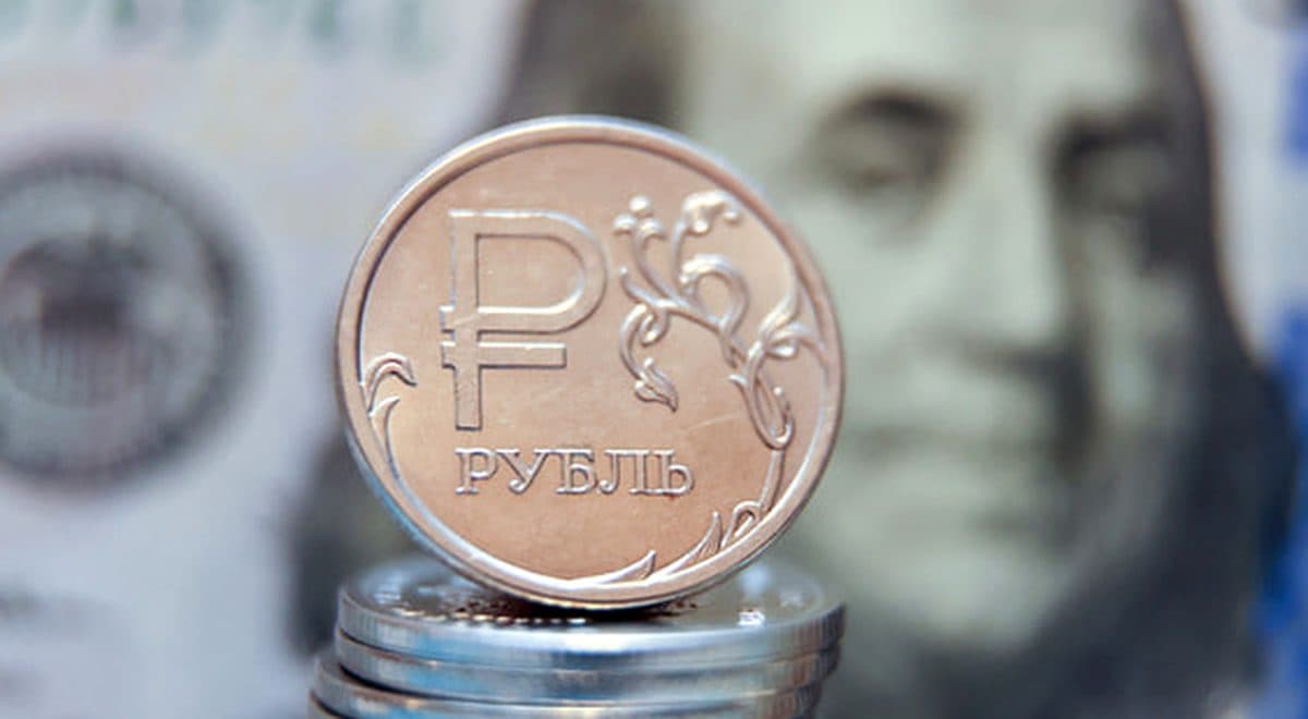 Курс доллара рухнул: что ждет российских заемщиков